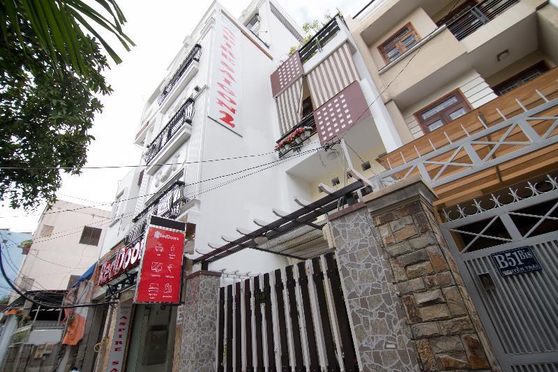 Reddoorz Plus @ Nguyen Trai Street Thành Pho Ho Chí Minh Esterno foto