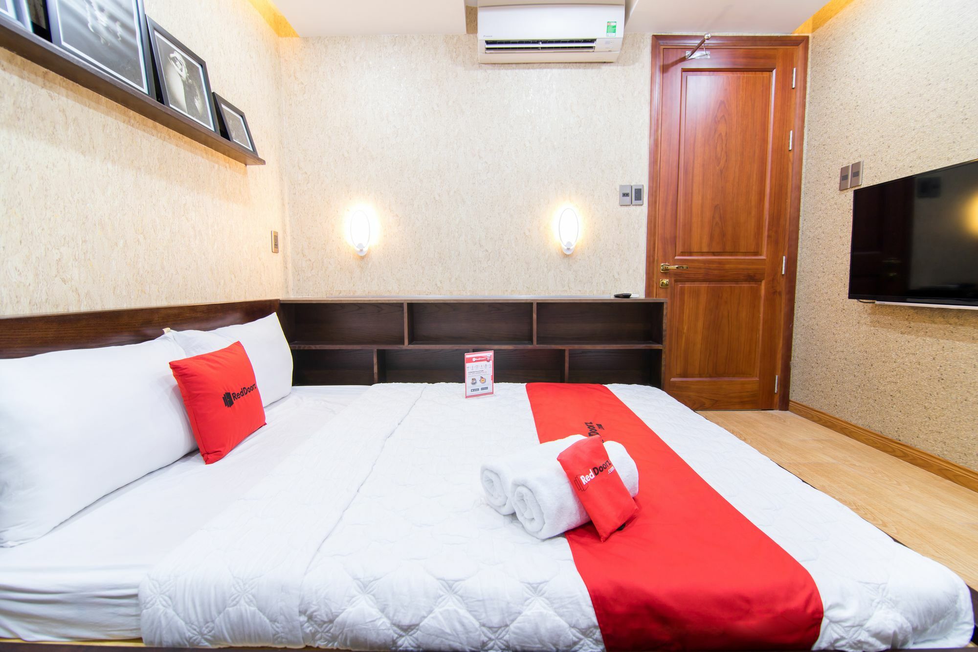 Reddoorz Plus @ Nguyen Trai Street Thành Pho Ho Chí Minh Esterno foto