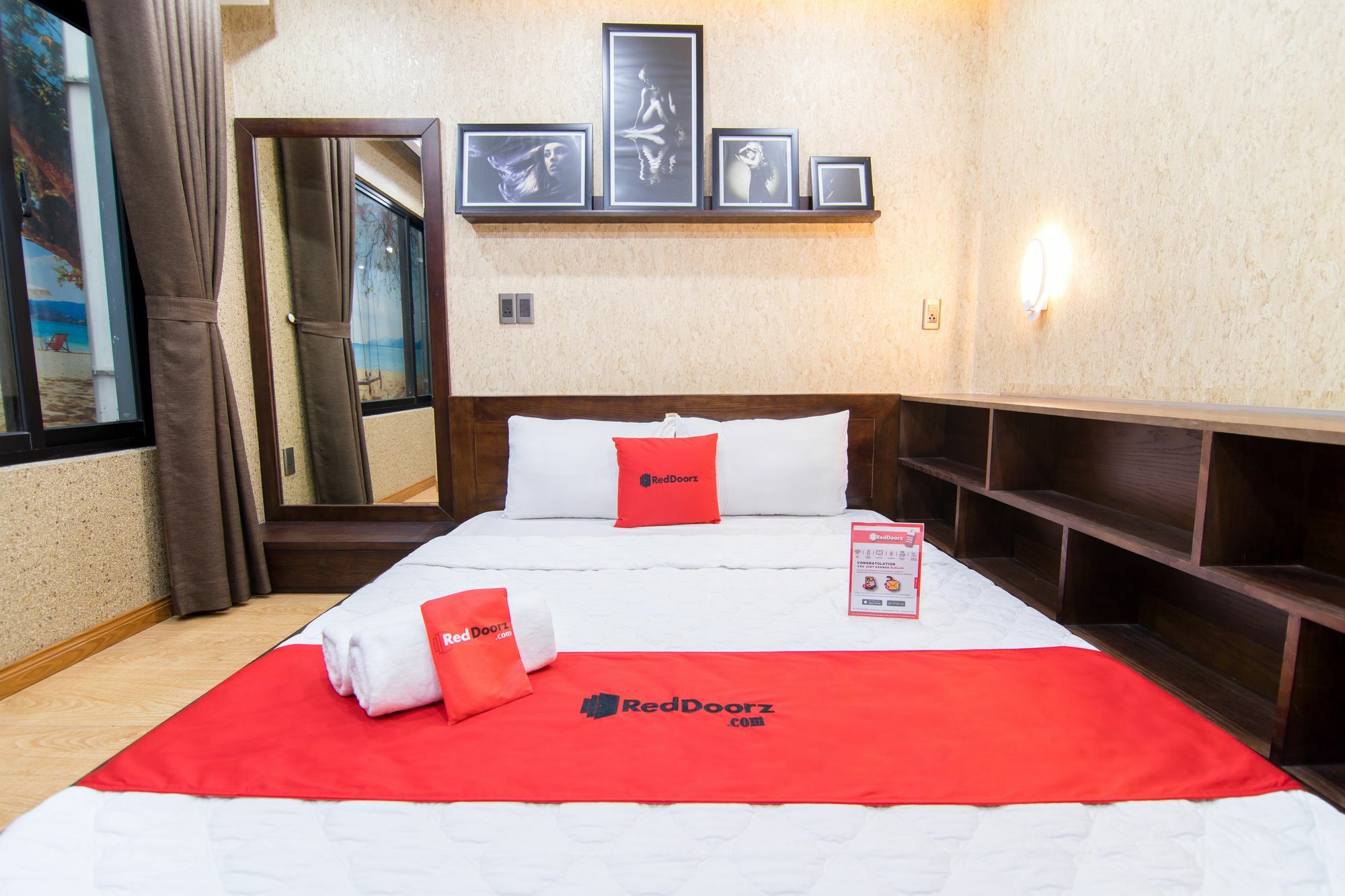 Reddoorz Plus @ Nguyen Trai Street Thành Pho Ho Chí Minh Esterno foto