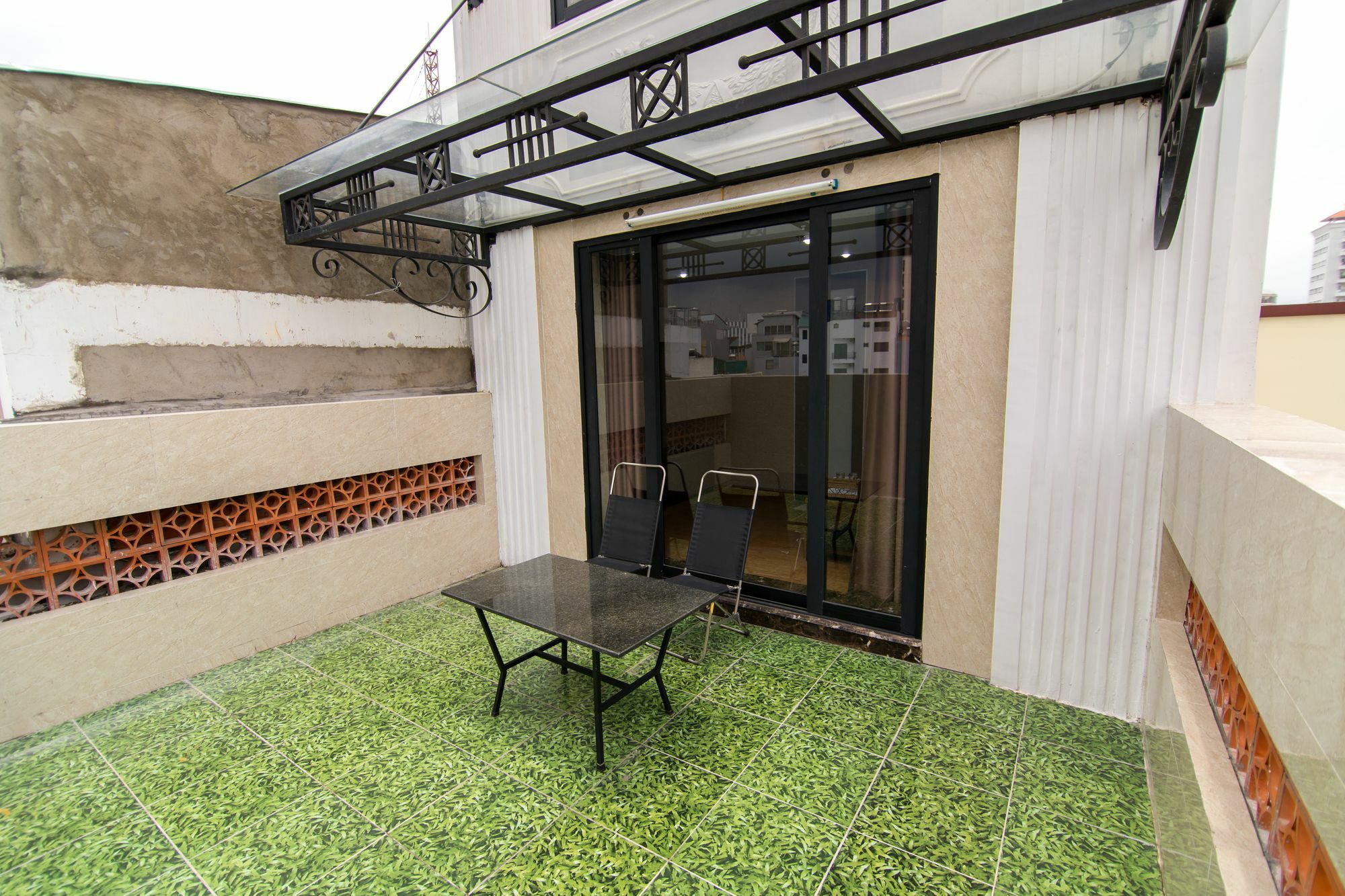Reddoorz Plus @ Nguyen Trai Street Thành Pho Ho Chí Minh Esterno foto